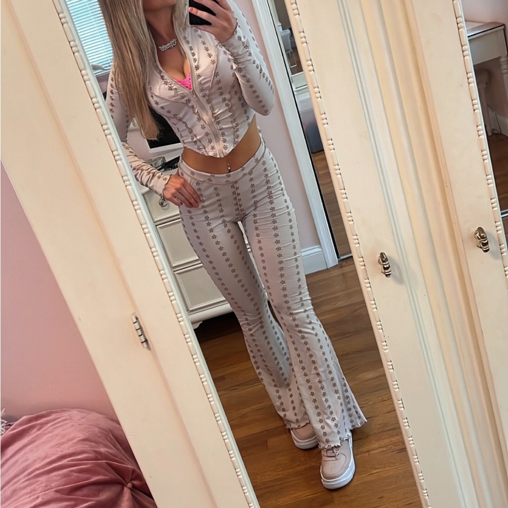 Stylish Beige/ Pink Women's Matching Set
